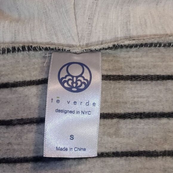 te verde S Cropped Cowl Neck Sweatshirt - Picture 15 of 16